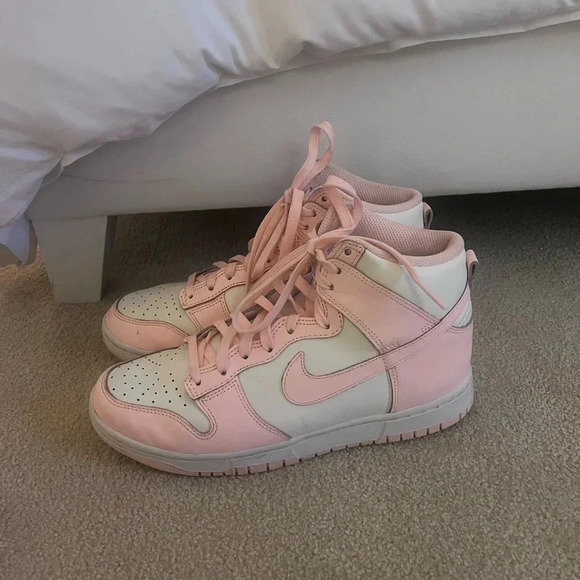 Pink Nike dunks - Picture 4 of 4